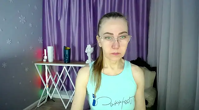 Snapshot of queen_a_n_i chatting on 28, 2, 2025 queen a n i online show from 28, 2, 2025