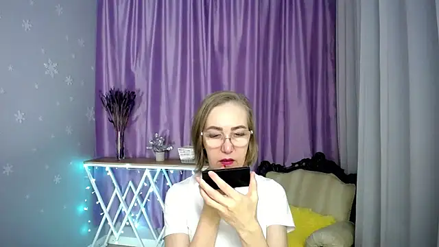 queen a n i online show from 28, 3, 2026