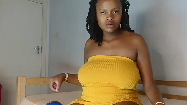 Snapshot of BlondQ2003 chatting on 19, 9, 2025 BlondQ2003 online show from 19, 9, 2025