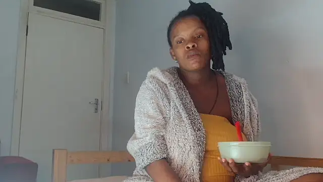 Snapshot of BlondQ2003 chatting on 22, 10, 2025 BlondQ2003 online show from 22, 10, 2025