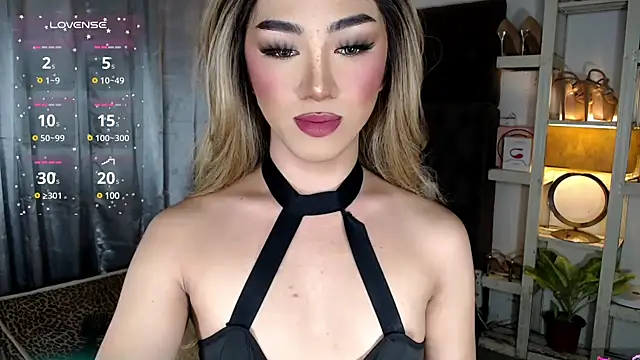 Snapshot of Local_Hoelyx chatting on 4, 12, 2024 Local Hoelyx online show from 4, 12, 2024