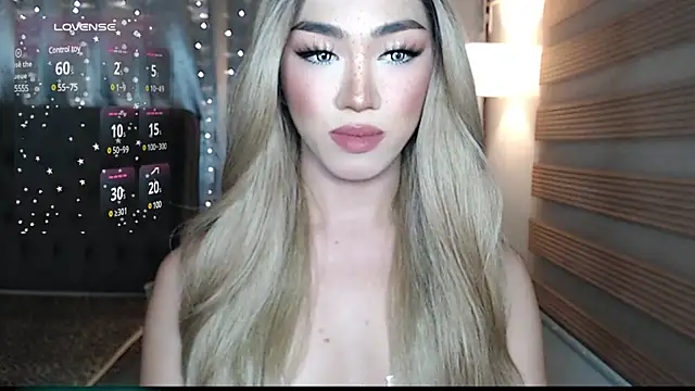 Snapshot of Local_Hoelyx chatting on 22, 12, 2024 Local Hoelyx online show from 22, 12, 2024