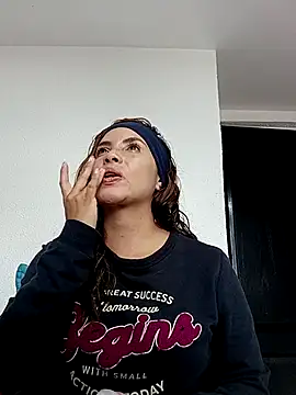 karolkim022 online show from 8, 10, 2025