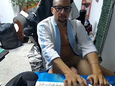 Snapshot of alexam_gal@xh chatting on 4, 3, 2025 alexam galxh online show from 4, 3, 2025