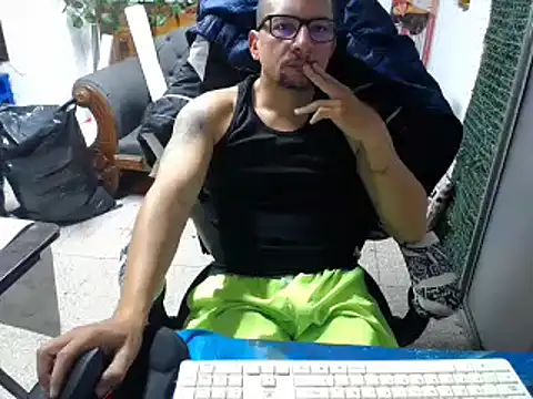 Snapshot of alexam_gal@xh chatting on 5, 3, 2025 alexam galxh online show from 5, 3, 2025