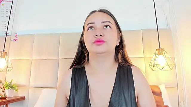 Snapshot of AnaisClark chatting on 18, 12, 2024 AnaisClark online show from 18, 12, 2024