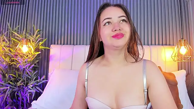 Snapshot of AnaisClark chatting on 2, 10, 2025 AnaisClark online show from 2, 10, 2025
