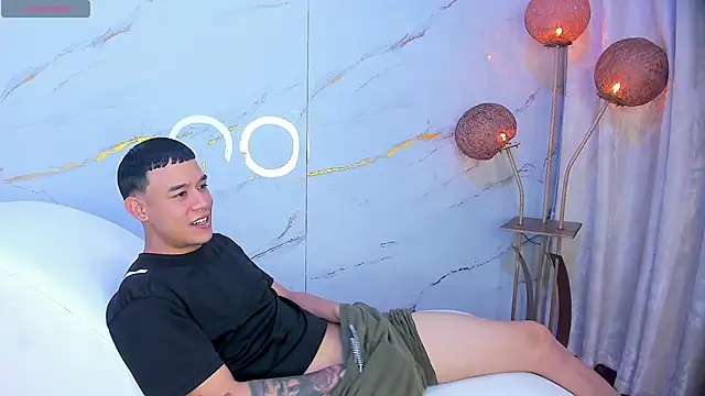 Snapshot of SecretsParty chatting on 31, 10, 2025 SecretsParty online show from 31, 10, 2025