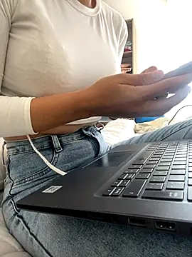 Snapshot of DulceMya6 chatting on 19, 9, 2025 DulceMya6 online show from 19, 9, 2025