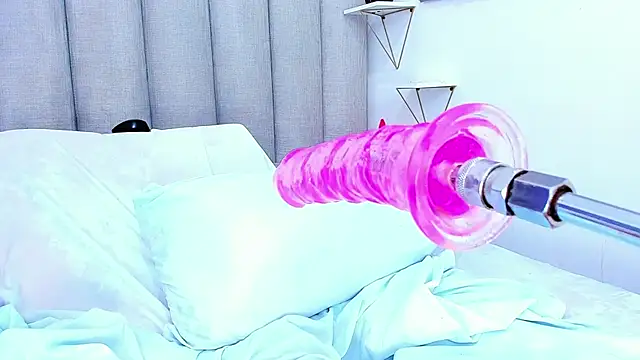 keyllaa  online show from 19, 3, 2025