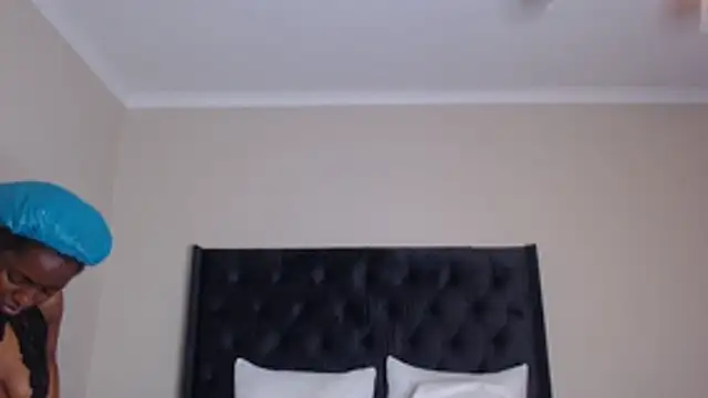 Snapshot of Sexynaughty_Gal chatting on 23, 11, 2025 Sexynaughty Gal online show from 23, 11, 2025