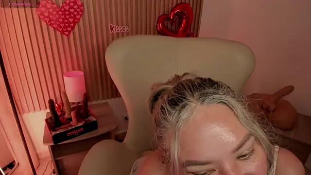 MarianL0ve online show from 15, 2, 2025