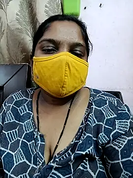 Snapshot of lovely-latha chatting on 10, 3, 2025 lovely-latha online show from 10, 3, 2025