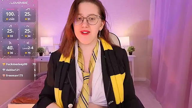 Snapshot of Charmy_Gracy chatting on 16, 12, 2024 Charmy Gracy online show from 16, 12, 2024