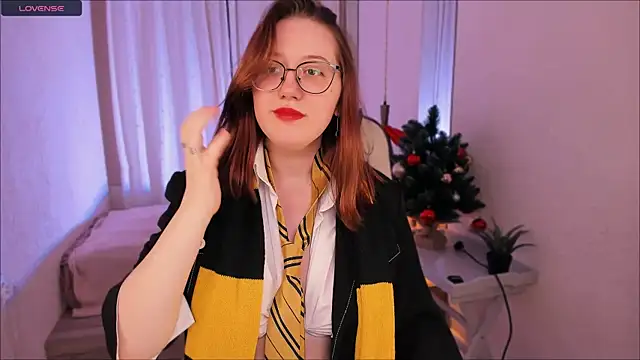 Snapshot of Charmy_Gracy chatting on 29, 12, 2024 Charmy Gracy online show from 29, 12, 2024