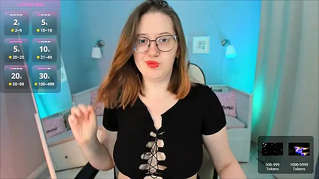 Snapshot of Charmy_Gracy chatting on 4, 10, 2025 Charmy Gracy online show from 4, 10, 2025