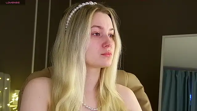 Snapshot of elinanortas chatting on 8, 3, 2025 elinanortas online show from 8, 3, 2025