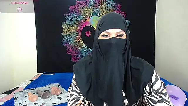 Snapshot of evelyn__salah chatting on 28, 10, 2025 evelyn salah online show from 28, 10, 2025