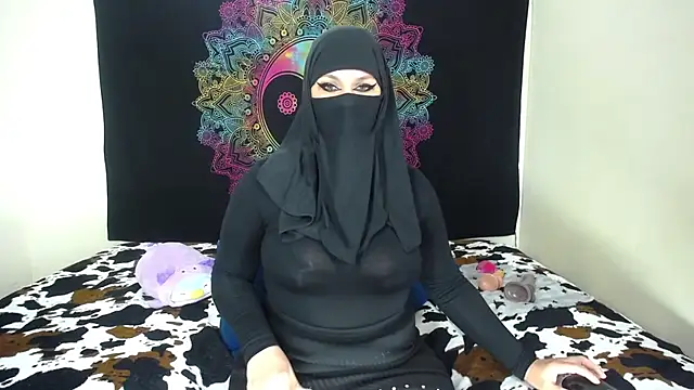 Snapshot of evelyn__salah chatting on 2, 11, 2025 evelyn salah online show from 2, 11, 2025