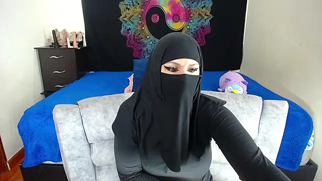 Snapshot of evelyn__salah chatting on 30, 11, 2025 evelyn salah online show from 30, 11, 2025