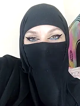 evelyn  salah online show from 23, 5, 2026