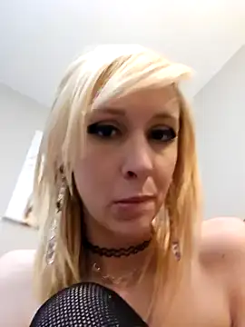 Snapshot of AmethystFoxx chatting on 12, 3, 2025 AmethystFoxx online show from 12, 3, 2025