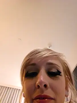 Snapshot of AmethystFoxx chatting on 25, 2, 2026 AmethystFoxx online show from 25, 2, 2026