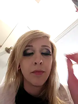 AmethystFoxx online show from 13, 4, 2026