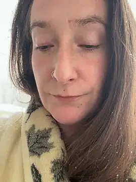 Mini And The Bear online show from 4, 4, 2026