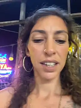 amanilouve online show from 23, 2, 2025