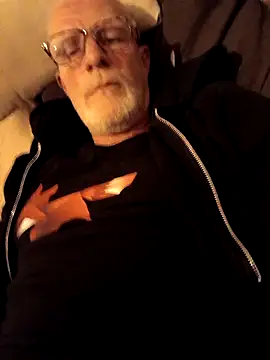 Snapshot of ClubbyEuphory chatting on 19, 4, 2026 ClubbyEuphory online show from 19, 4, 2026
