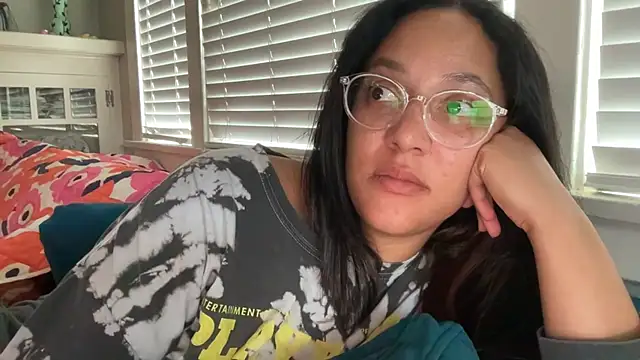 dreamyriri online show from 25, 5, 2026