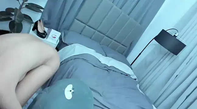 xTransQueenx online show from 6, 2, 2025