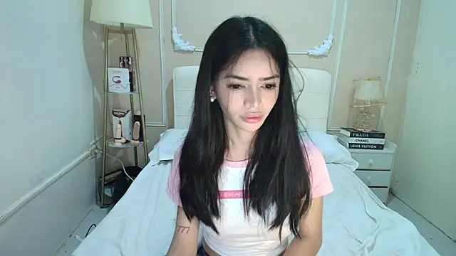 xTransQueenx online show from 4, 4, 2026