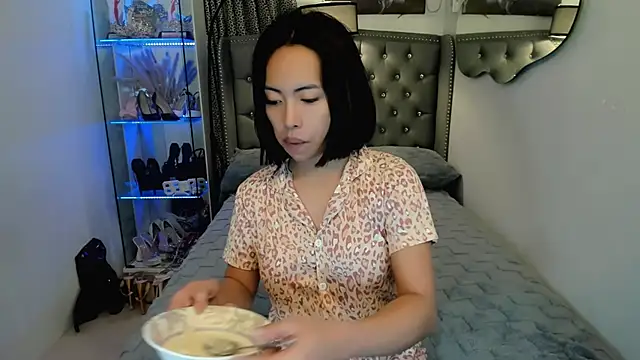 reighnempress online show from 18, 12, 2025