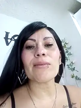 Tania mature online show from 1, 7, 2026