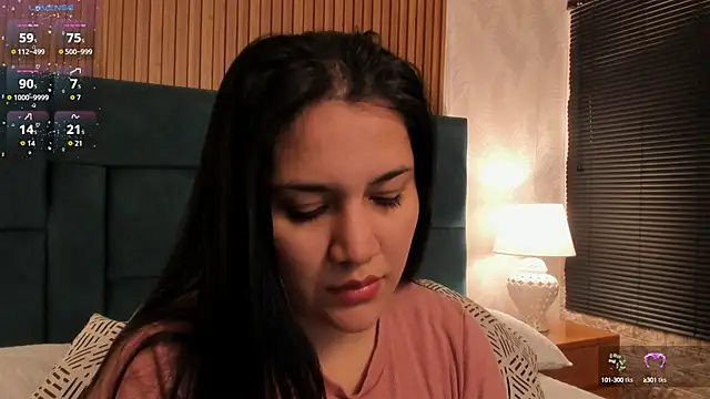Snapshot of Kareena_chopra chatting on 7, 10, 2025 Kareena chopra online show from 7, 10, 2025