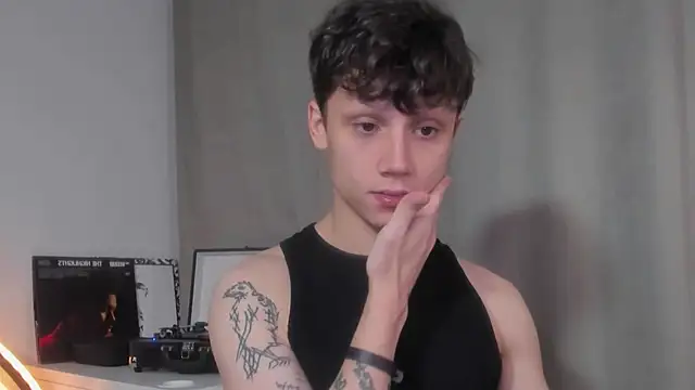 Snapshot of Nicky_neal chatting on 12, 12, 2024 Nicky neal online show from 12, 12, 2024