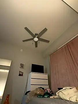 Snapshot of TilaTotti chatting on 25, 11, 2025 TilaTotti online show from 25, 11, 2025