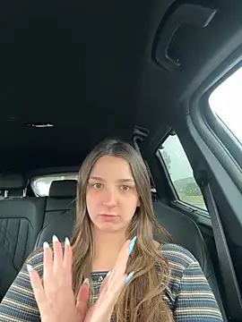 DoriDeluxe66 online show from 13, 10, 2025