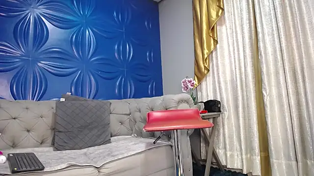 Snapshot of JolieDuvalle chatting on 13, 10, 2025 JolieDuvalle online show from 13, 10, 2025