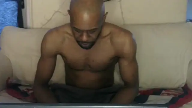 Snapshot of CuzzyB69 chatting on 8, 4, 2026 CuzzyB69 online show from 8, 4, 2026