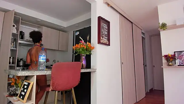 karlye 5 online show from 11, 1, 2025