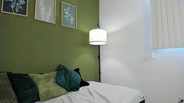 karlye 5 online show from 17, 9, 2025