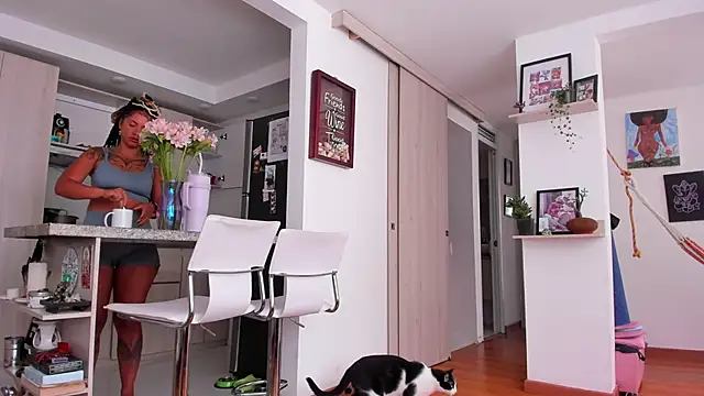 karlye 5 online show from 4, 12, 2025