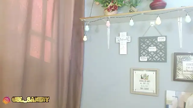 Snapshot of gaby_sant chatting on 8, 12, 2024 gaby sant online show from 8, 12, 2024