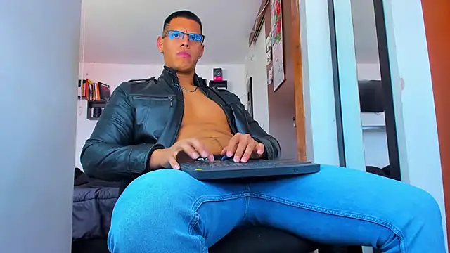 Snapshot of _John_Boy_ chatting on 12, 11, 2025 John Boy online show from 12, 11, 2025