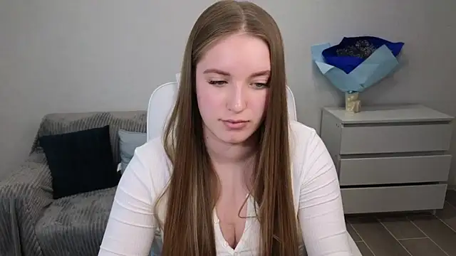 Snapshot of EvaMaddison chatting on 1, 1, 2025 EvaMaddison online show from 1, 1, 2025