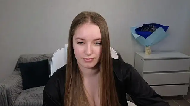 Snapshot of EvaMaddison chatting on 2, 1, 2025 EvaMaddison online show from 2, 1, 2025