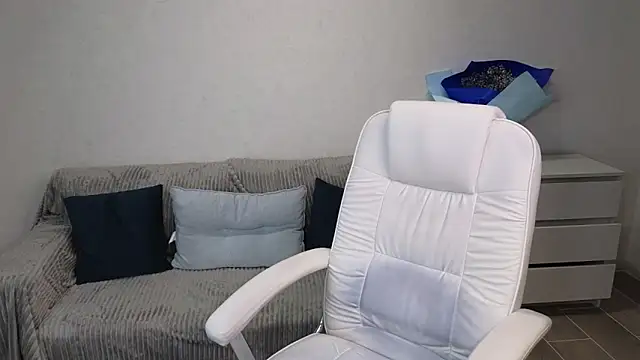 Snapshot of EvaMaddison chatting on 5, 1, 2025 EvaMaddison online show from 5, 1, 2025